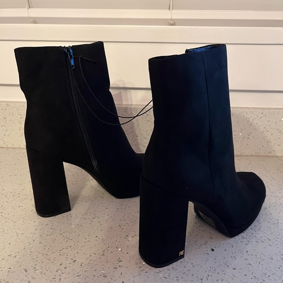heeled boots - Picture 2 of 3